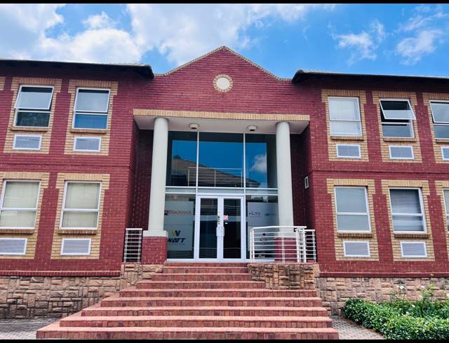 600M² OFFICE FOR SALE IN FOURWAYS